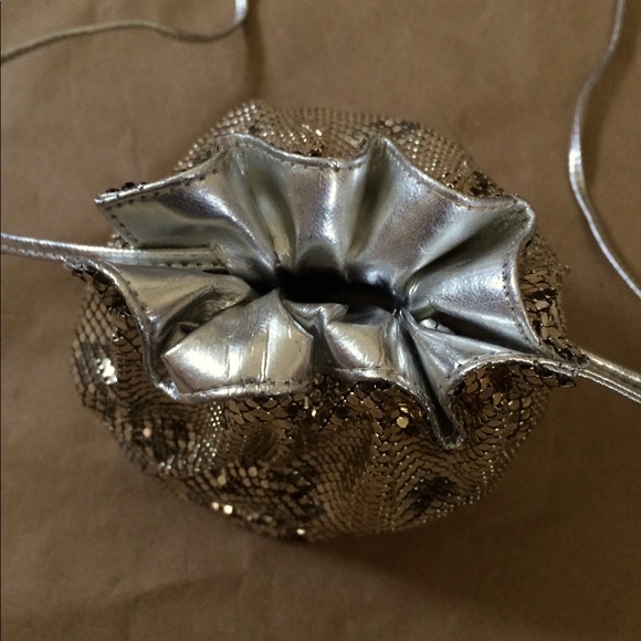 La Regale Handbag - Picture 11 of 13